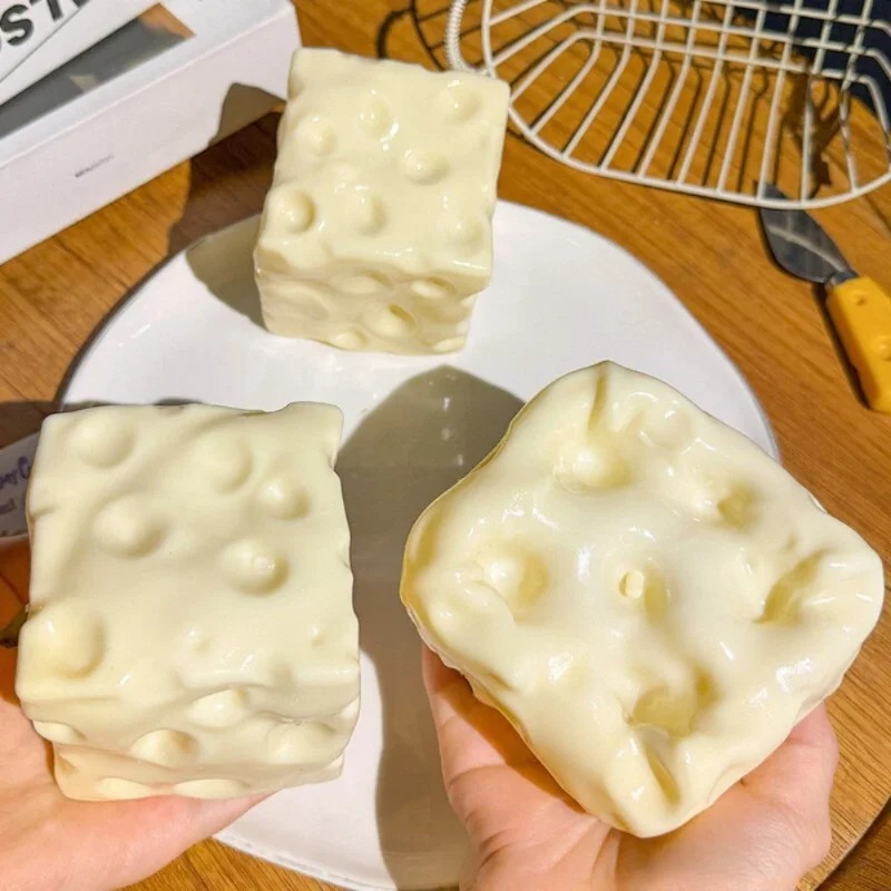 Taba Squishy Cheese Cube Stres - Novelty Gifts recension och pris
