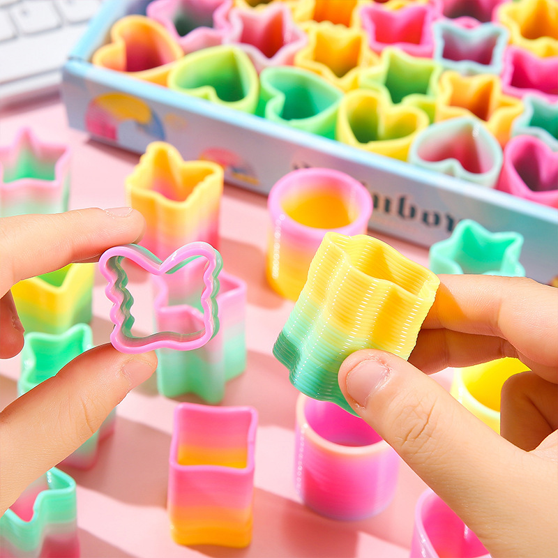 Rainbow Magic Springs Circle T - Novelty Gifts recension och pris